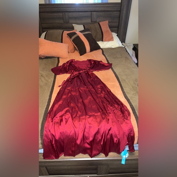 Cupshe burgundy maxi dress - Picture 1 of 1